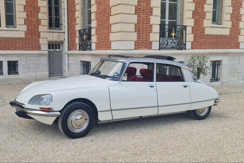 Percorreremos Paris em um veículo vintage
